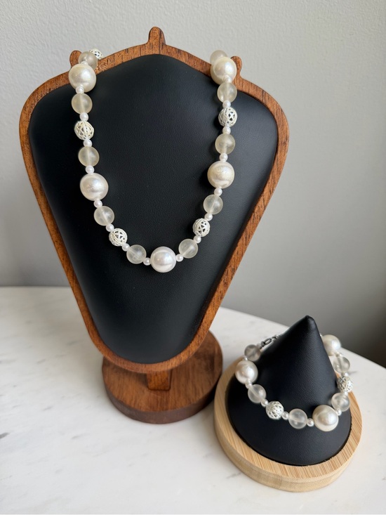 Vintage Jewelry - Vintage Elegant Pearly White Chunky Bead Necklace and Bracelet